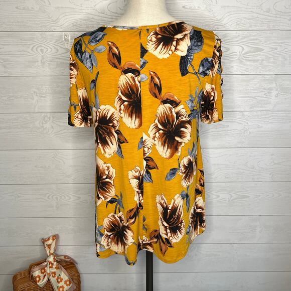 Naïf floral swing top with ladder accent short sleeves Size Large - Picture 4 of 6